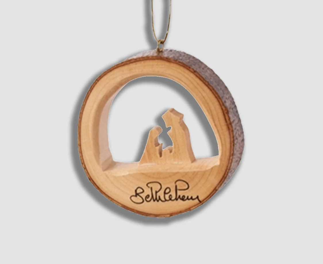ROUND OLIVE WOOD ORNAMENT WITH HOLY FAMILY